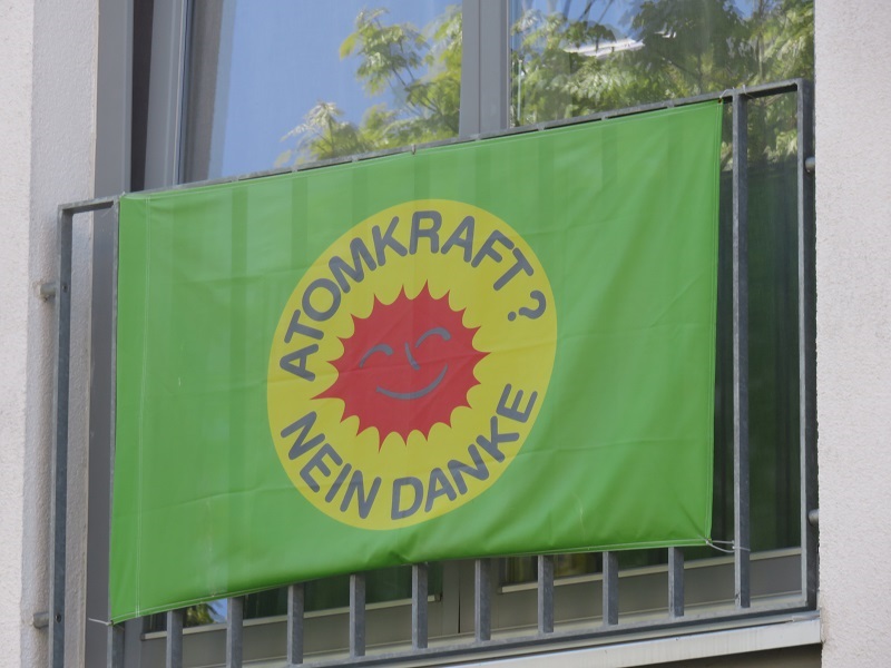 Fessenheim-Atomkraft-Flagge-Freiburg-abschalten