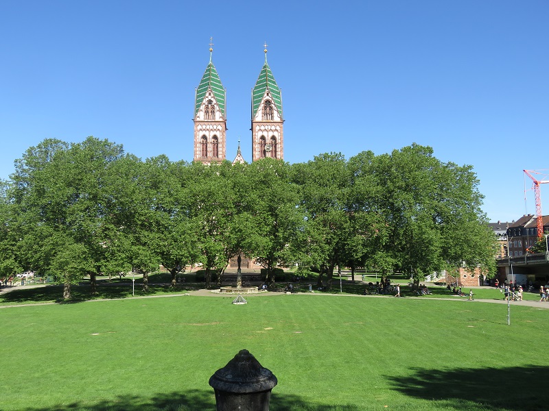 stuehlinger-kirchplatz-Freiburg-klein