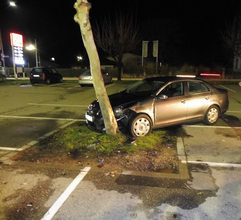 verkehrsunfall-parkplatz-schopfheim-polizei