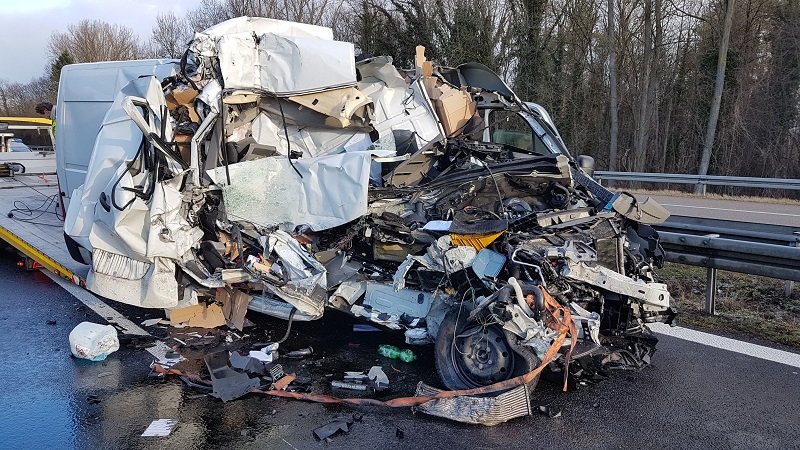 verkehrsunfall-efringen-kirchen-a5-polizei