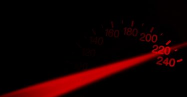 geschwindigkeit-autobahn-tachometer-A5-Neuenburg-pixabay