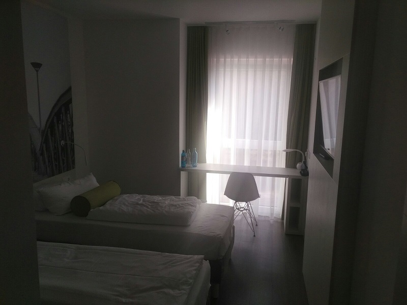 hotel-zimmer-super8-freiburg