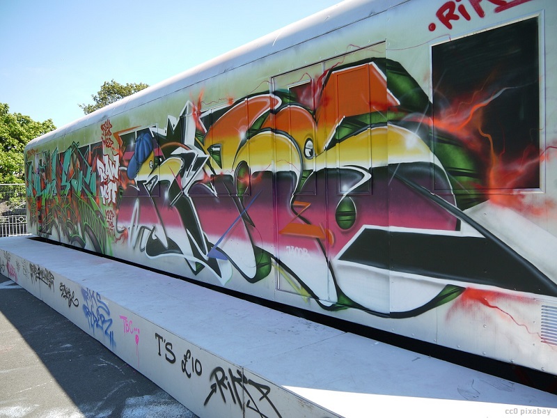 graffiti-zuege-regionalbahn