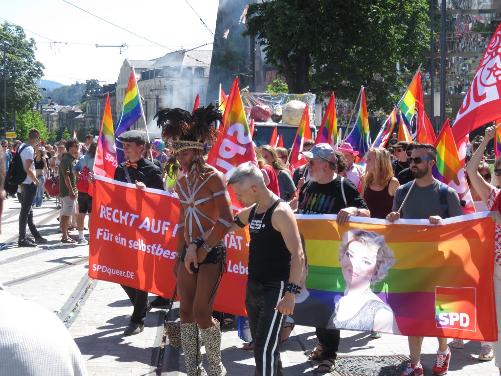 Auch eine Delegation der Jusos/SPD war auf dem CSD in Freiburg