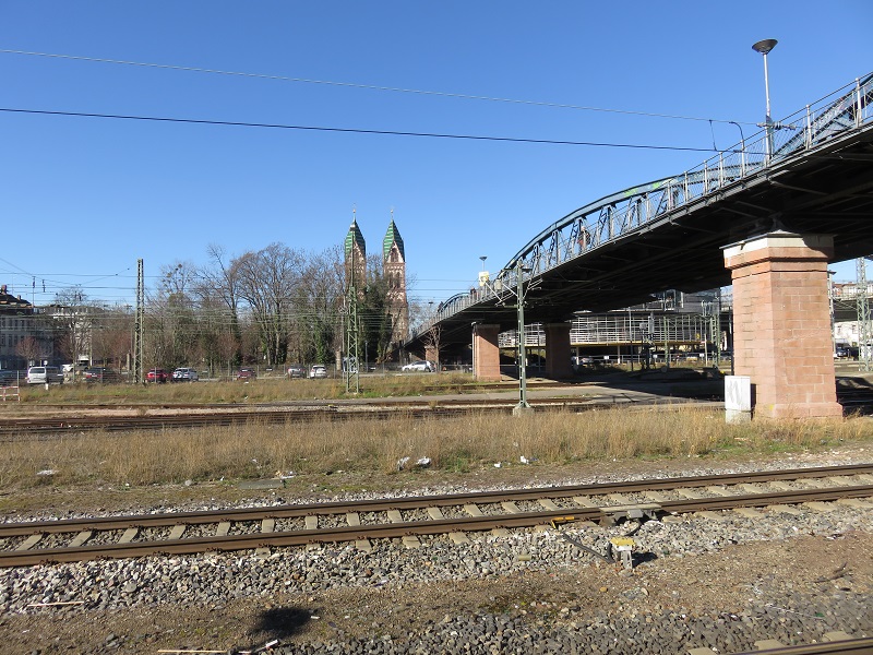 freiburg-wiwilli-bruecke-gleise-toedlich-