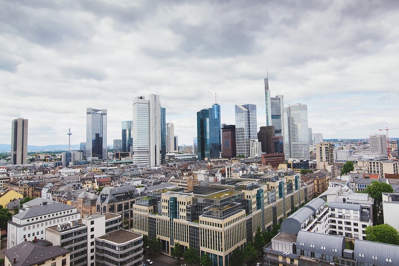 frankfurt-skyline-razzia