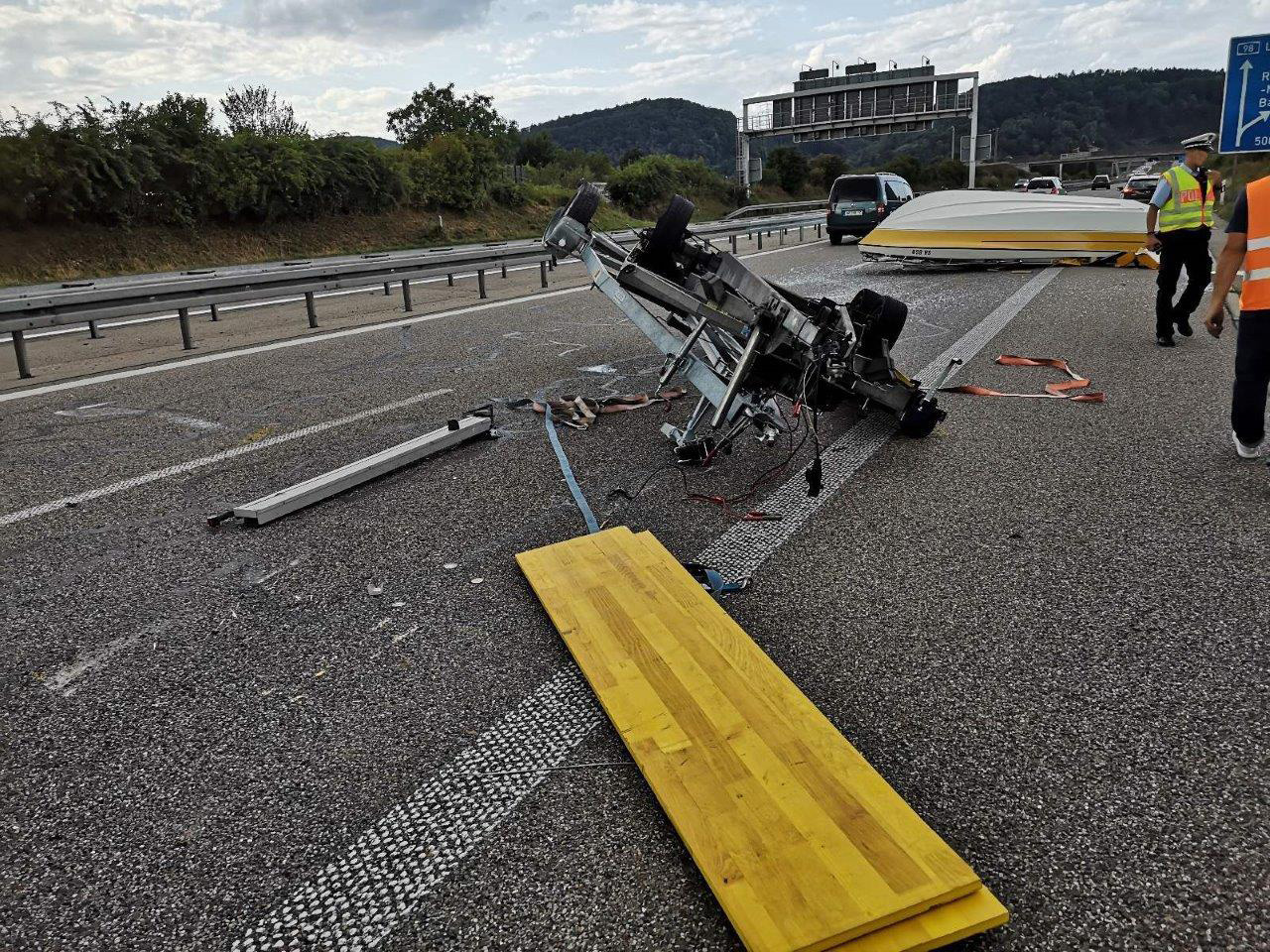 Autobahn Boot Rheinfelden Anhänger