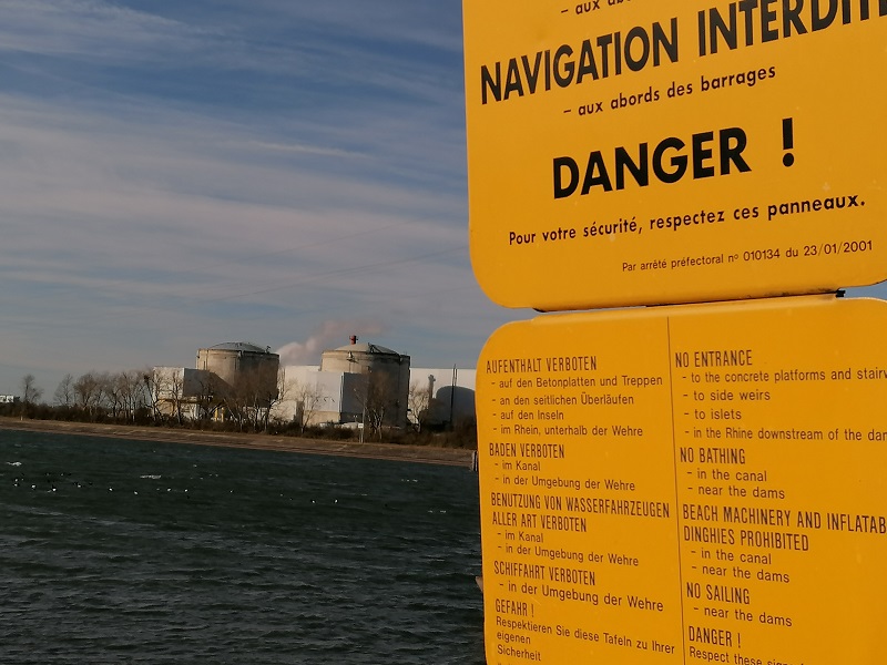 Fessenheim-Atomkraftwerk-Warnschild