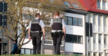 Polizei überwacht Corona Verbote in Freiburg