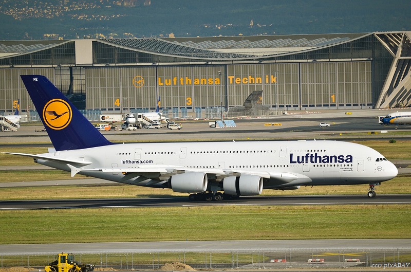 lufthansa-flugzeug-