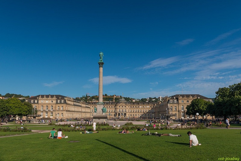 stuttgart-schloss-baden-wuerttemberg