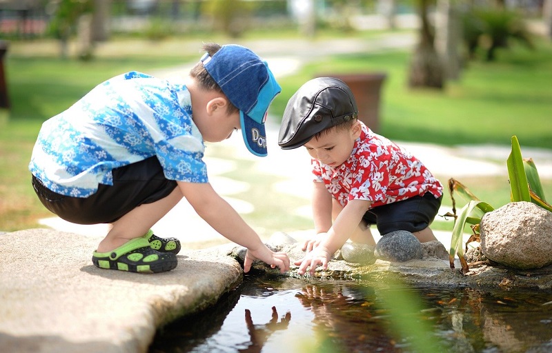 Kinder-Wasser-Spielen