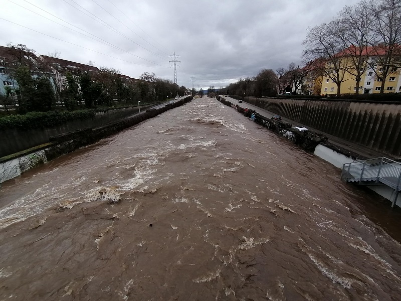 Dreisam-Freiburg-von-ochsenbrücke-2021