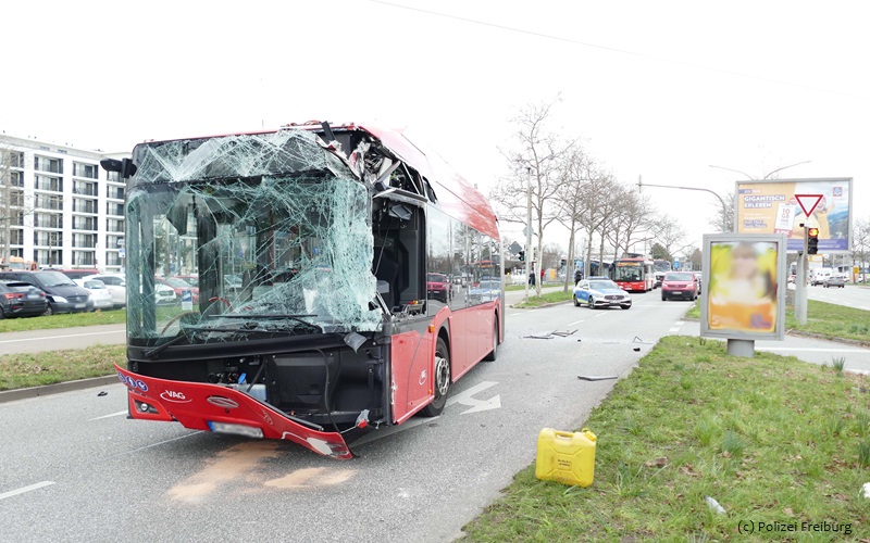 VAG Bus Munzinger Straße Freiburg Unfall